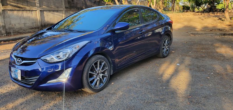 Hyundai Elantra • 2012 • 144,000 km 9