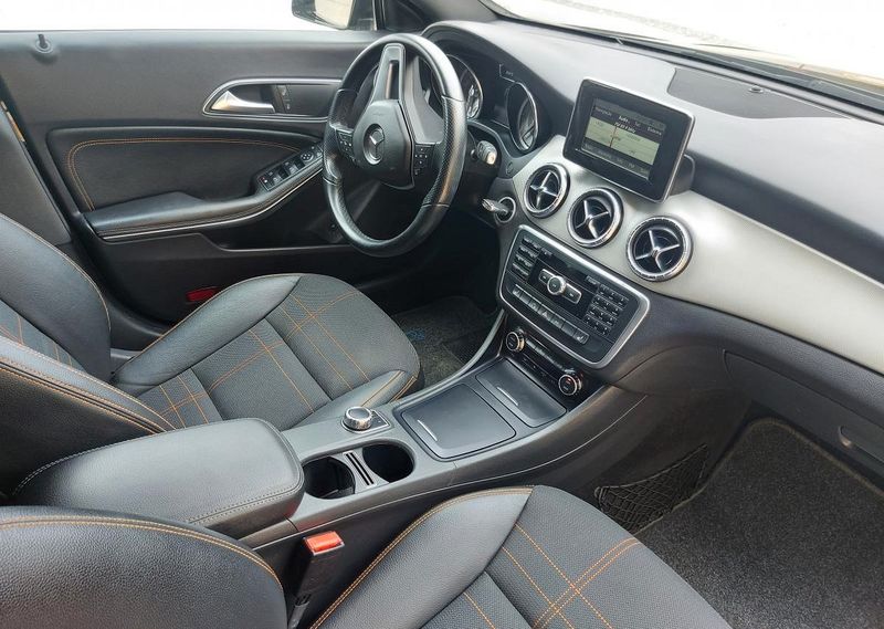 Peugeot 308 SW • 2014 • 28,000 km 4