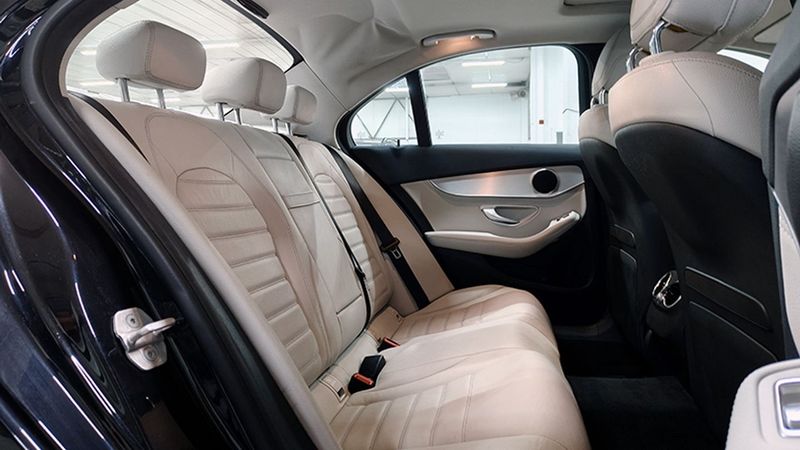 Mercedes-Benz C-Class • 2015 • 137,153 km 12