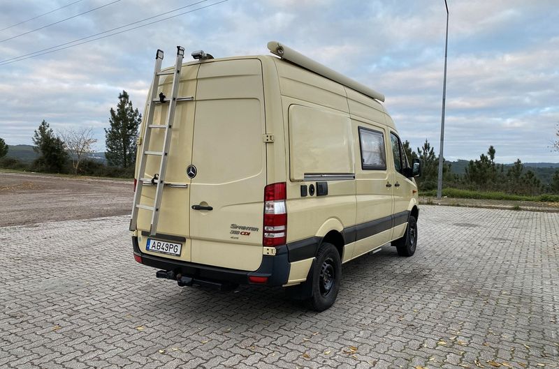 Avanti Motors Avanti II • 2008 • 200,000 km 4