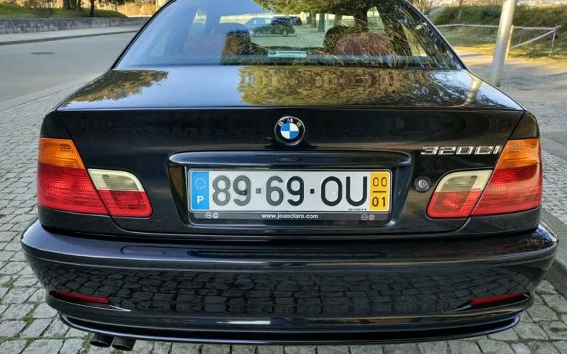 BMW 3 Series • 2000 • 180 km 1