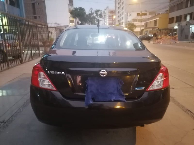 Nissan Versa • 2012 • 208,000 km 5