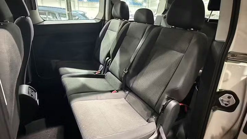 Volkswagen Caddy • 2023 • 59,552 km 12