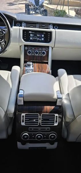 Land Rover Range Rover • 2016 • 197,000 km 9