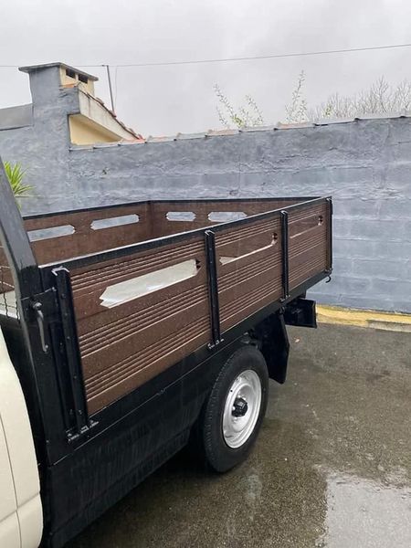 Toyota Hilux • 1984 • 267,000 km 6