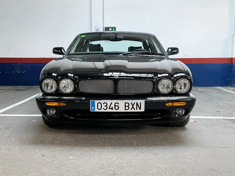 Jaguar XJR • 2002 • 97,500 km 1