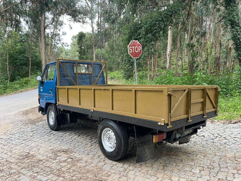 Toyota Dyna • 1987 • 257,000 km 6