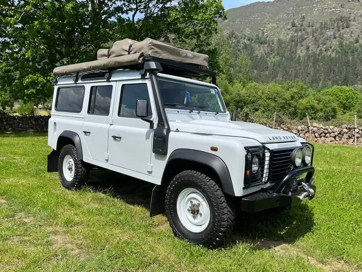 Land Rover Defender • 2014 • 180,000 km 1