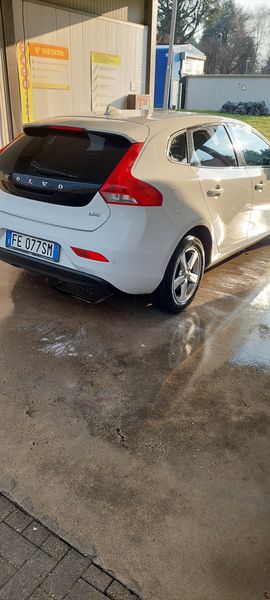 Volvo V40 • 2016 • 80,000 km 5