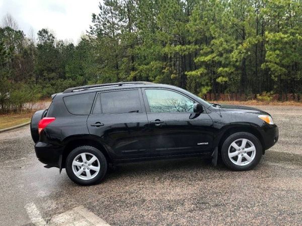 Toyota RAV4 • 2008 • 60,120 km 2