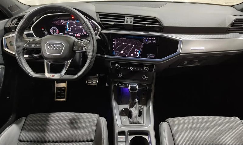 Audi Q3 • 2024 • 18,611 km 5