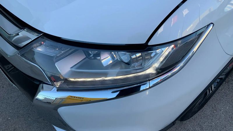 Mitsubishi Outlander • 2016 • 101,700 km 10