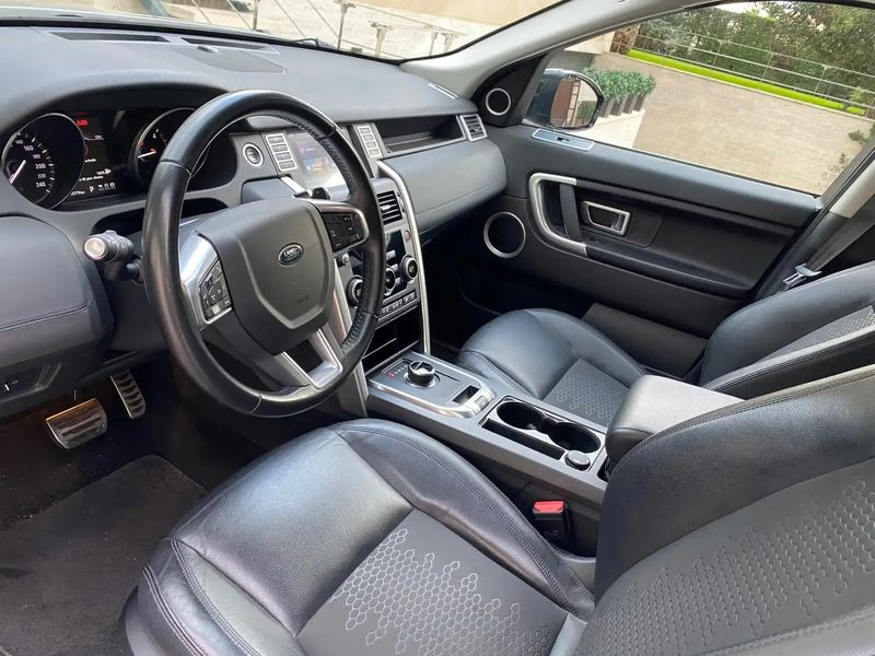 Land Rover Discovery • 2017 • 115,750 km 7