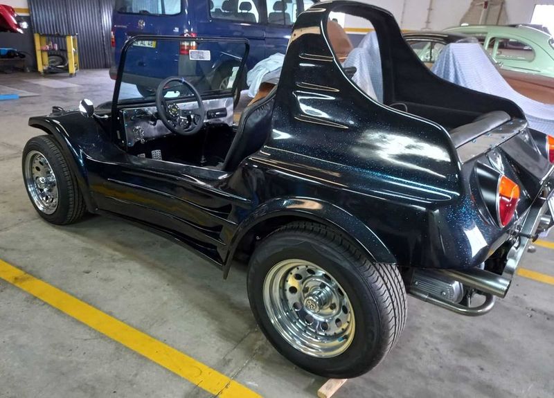 Volkswagen Beetle Convertible • 2002 • 27,600 km 3