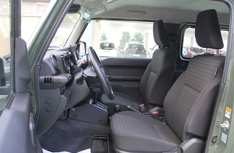 Suzuki Jimny • 2019 • 38,567 km 7