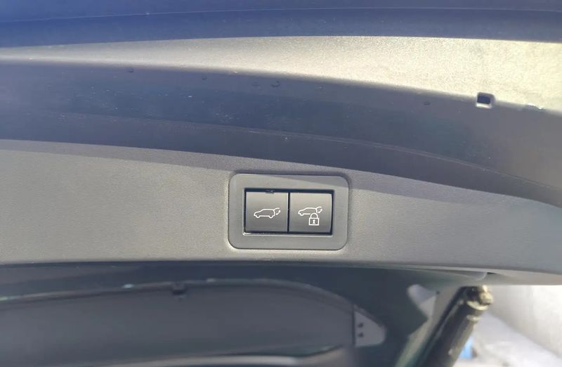 Toyota Corolla • 2024 • 29,800 km 13