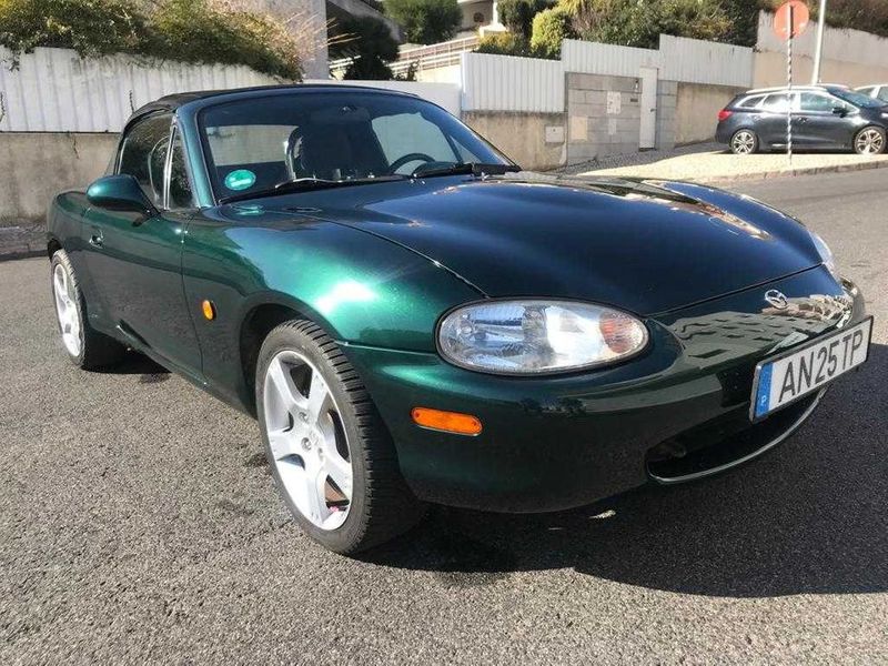 Mazda MX-5 • 1999 • 259,000 km 1