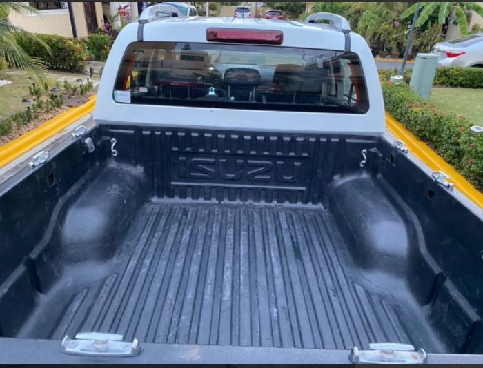 Isuzu D-MAX • 2017 • 90,000 km 6