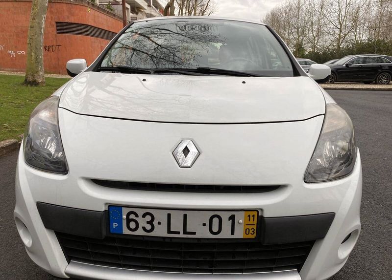 Renault Clio • 2011 • 190,000 km 1