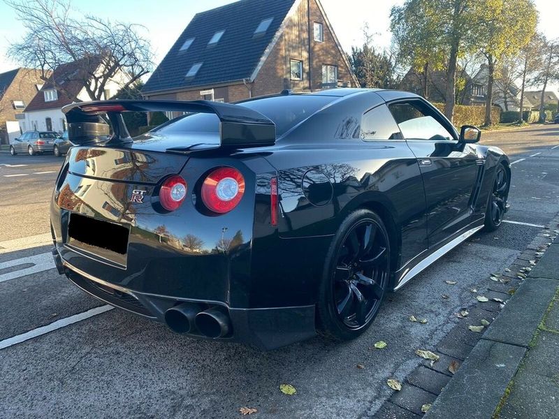 Nissan GT-R • 2009 • 79,000 km 4