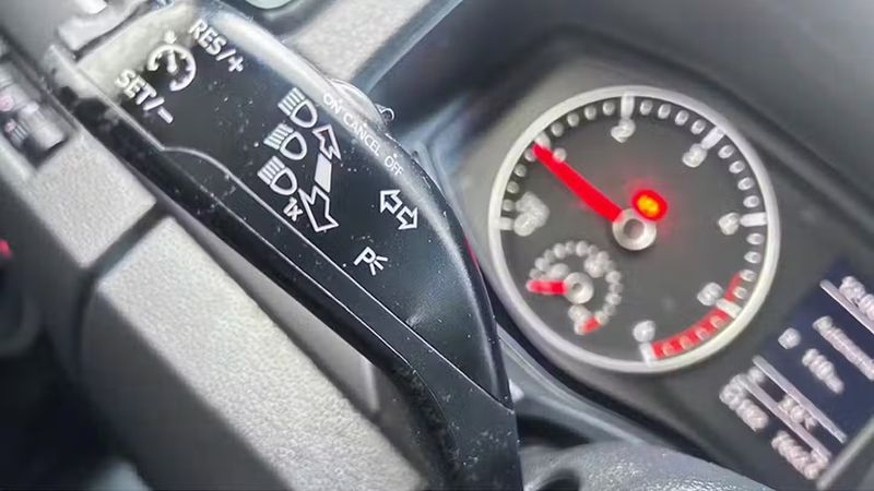 Volkswagen Amarok • 2018 • 51,860 km 10