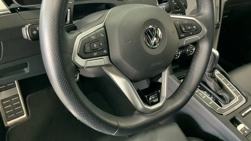 Volkswagen Passat • 2020 • 41,959 km 12