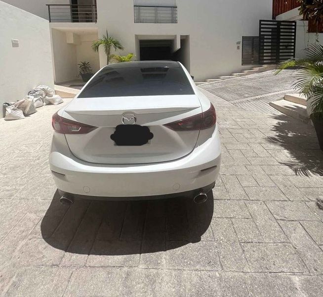 Mazda 3 • 2018 • 49,000 mi 2