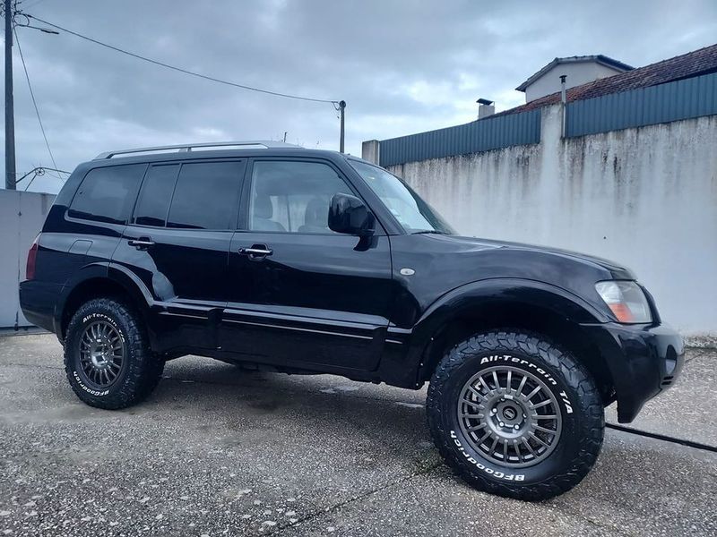 Mitsubishi Pajero • 2005 • 220,000 km 2