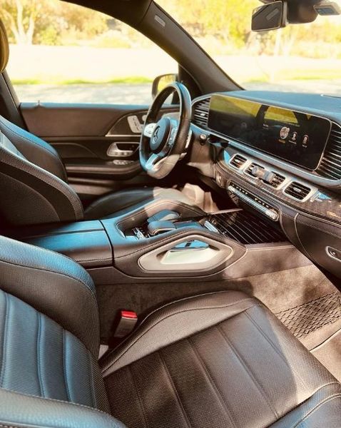 Mercedes-Benz GLS-Class • 2020 • 60,000 km 6