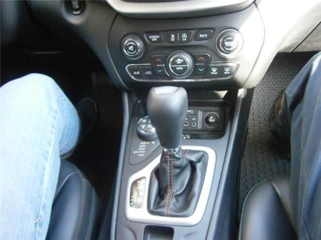 Jeep Cherokee • 2016 • 75,000 km 5