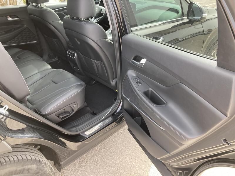 Hyundai Santa Fe • 2021 • 56,158 km 24