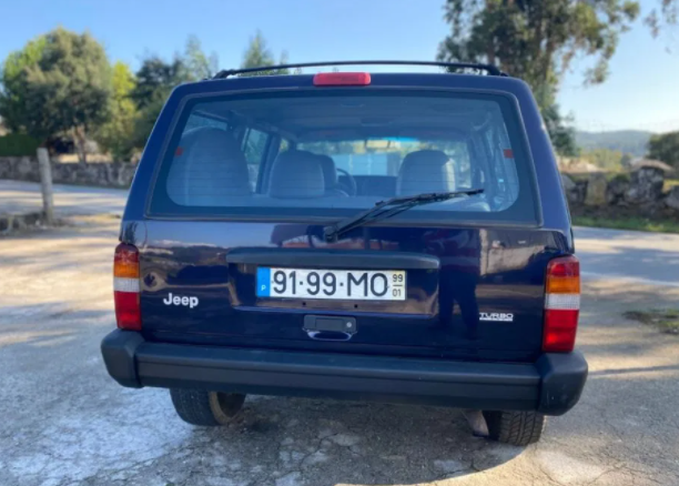 Jeep Cherokee • 1999 • 178,000 km 2