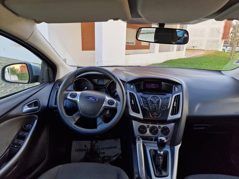 Ford Focus • 2011 • 156,000 km 4