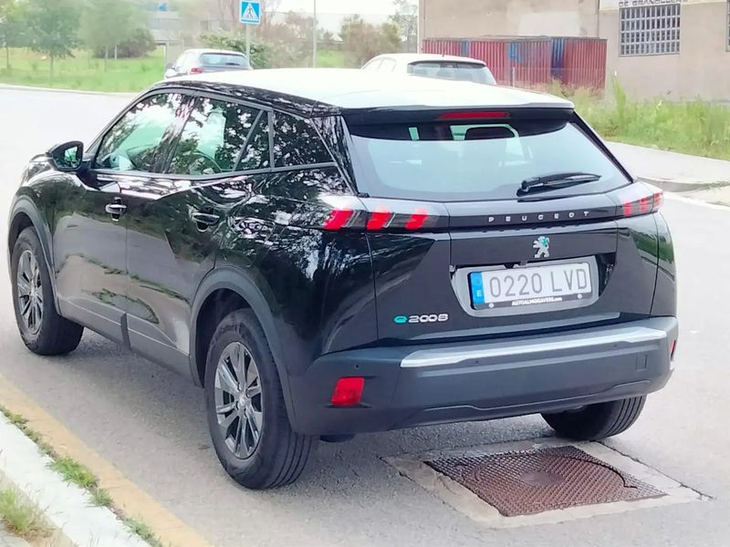 Peugeot 2008 • 2021 • 18,000 km 2