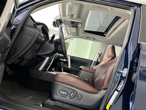 Toyota 4-Runner • 2021 • 30,000 km 2