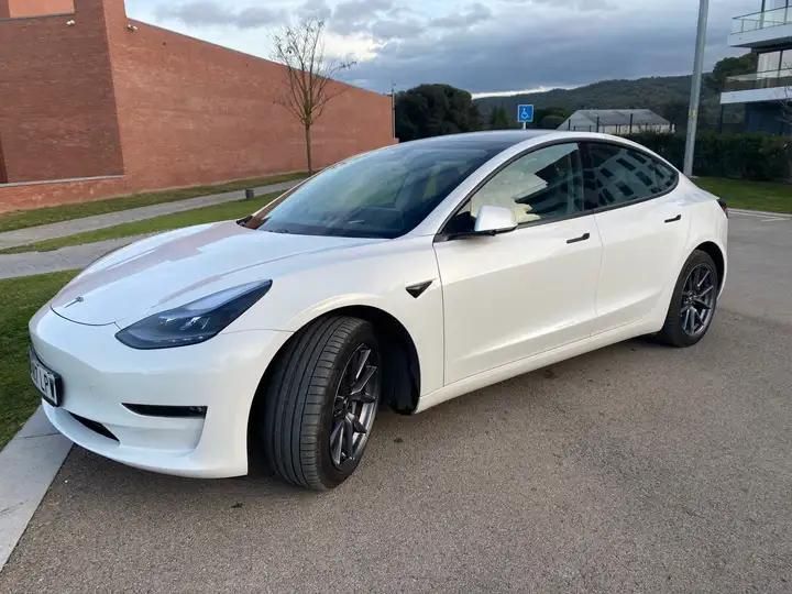 Tesla Model 3 • 2021 • 47,000 km 5