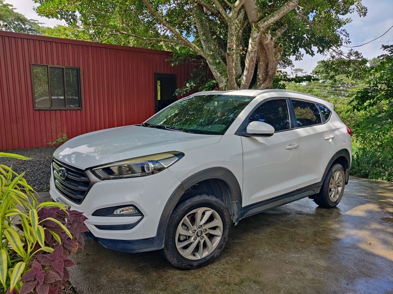 Hyundai Tucson • 2017 • 153,000 km 1