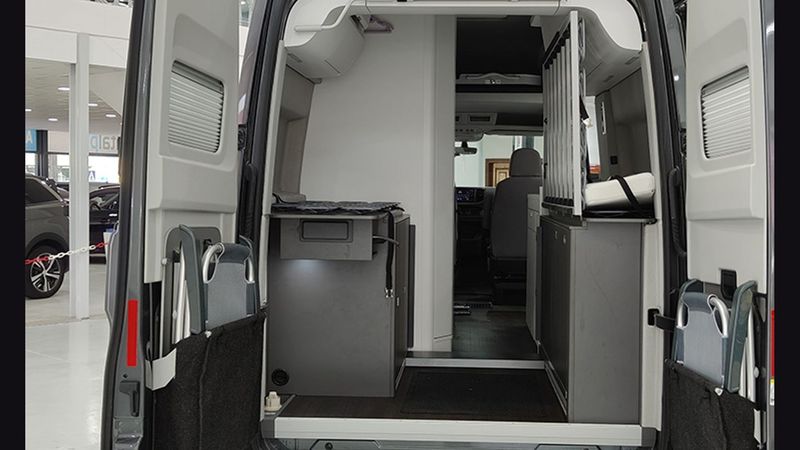 Volkswagen California • 2024 • 6,901 km 25