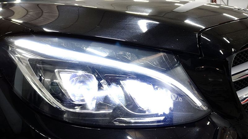 Mercedes-Benz C-Class • 2015 • 137,153 km 10