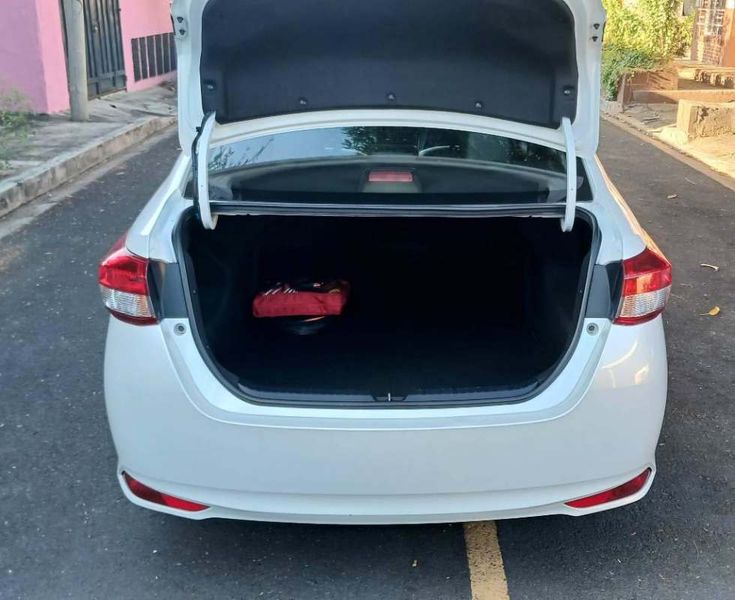 Toyota Yaris • 2023 • 55,000 km 3