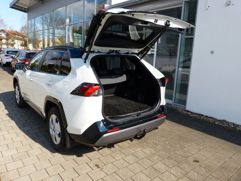 Toyota RAV4 Hybrid • 2021 • 36,800 km 2