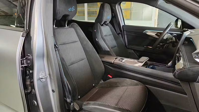 Renault Espace • 2023 • 26,578 km 8