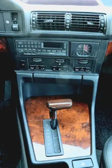 BMW 5 Series • 1988 • 111,425 km 7