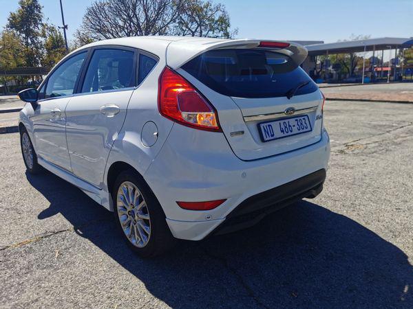 Ford Fiesta • 2015 • 88,000 km 1