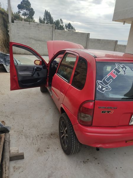 Chevrolet Corsa • 2003 • 22,333,337 km 3