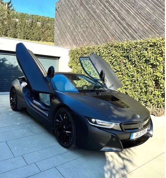 BMW i8 • 2016 • 70,000 km 1