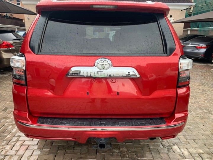 Toyota 4-Runner • 2018 • 50,000 km 2