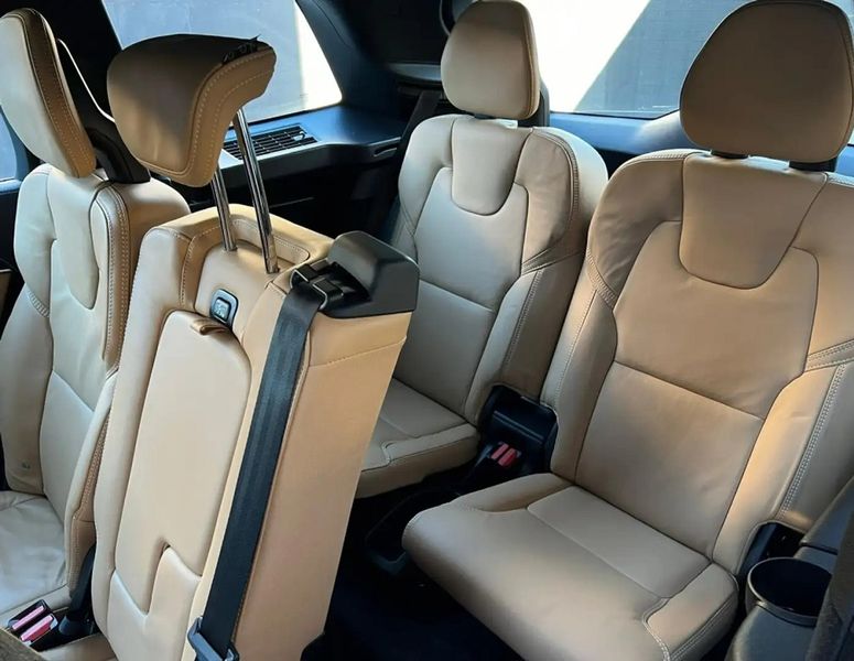 Volvo XC90 • 2019 • 128,000 km 10