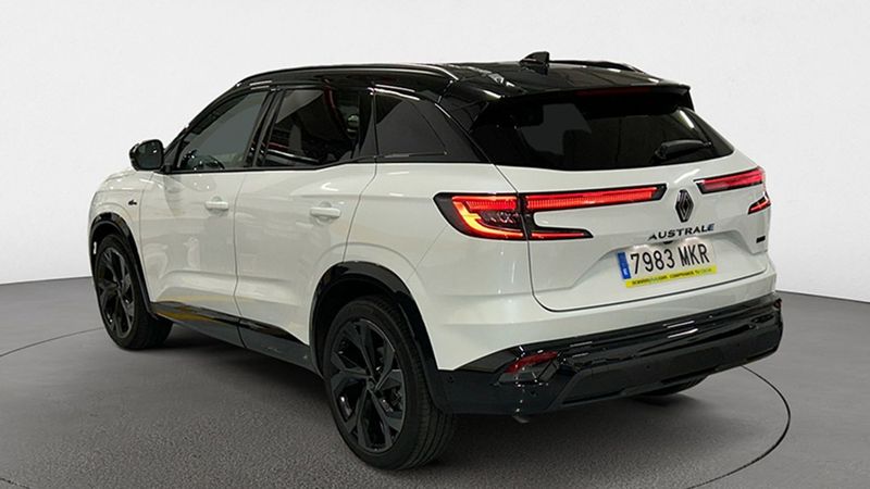 Renault Kadjar • 2023 • 8,240 km 3