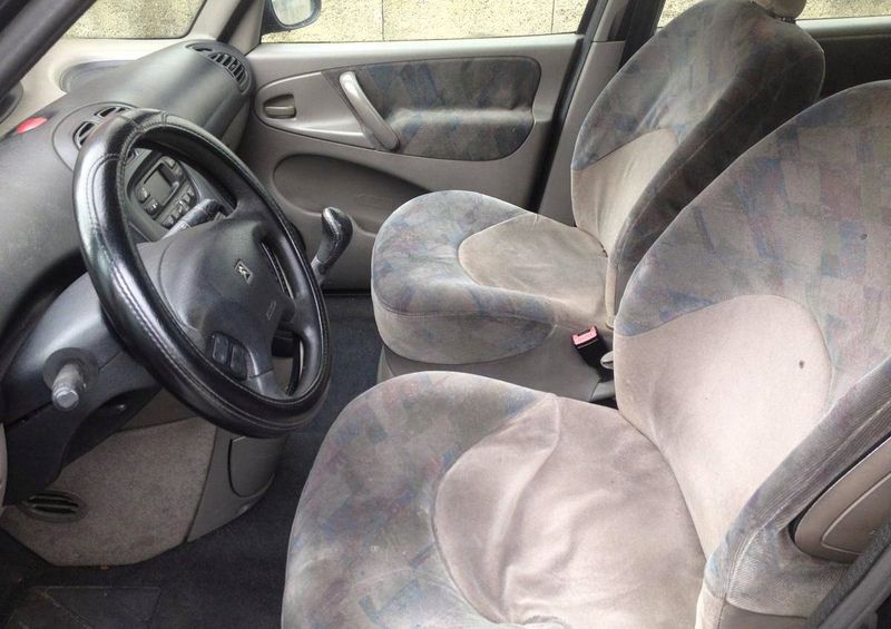 Citroën Xsara • 2001 • 300,000 km 3